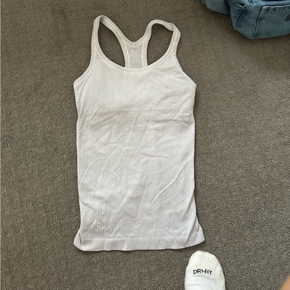 Lululemon top
